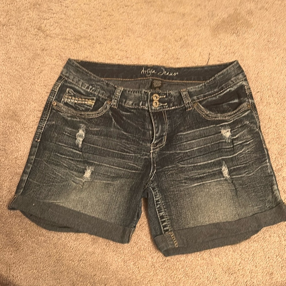 Woman’s denim Jean shorts.  Ariya jeans size 13/14.